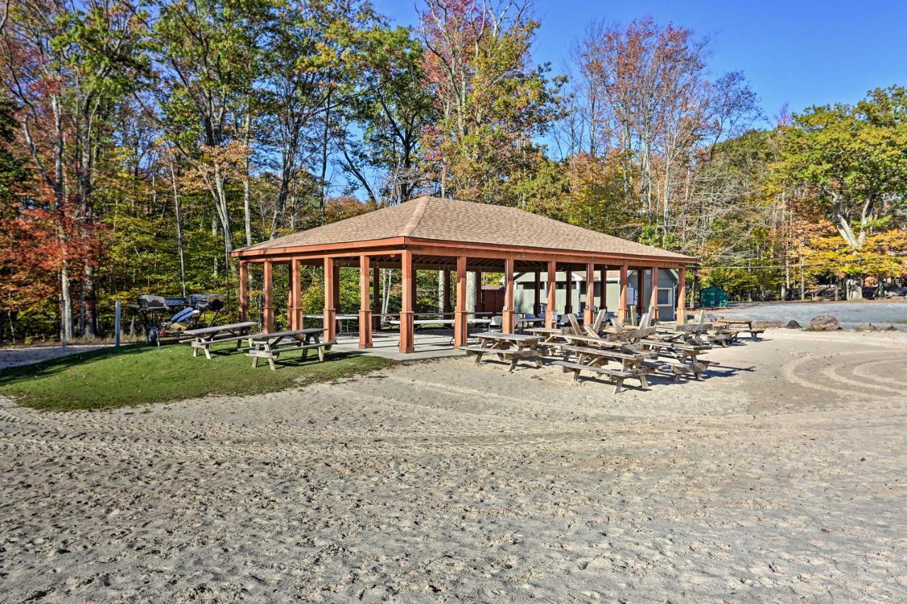 Bear Den Rustic Pocono Lake Home With Game Room! Buitenkant foto