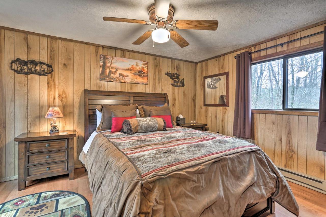 Bear Den Rustic Pocono Lake Home With Game Room! Buitenkant foto