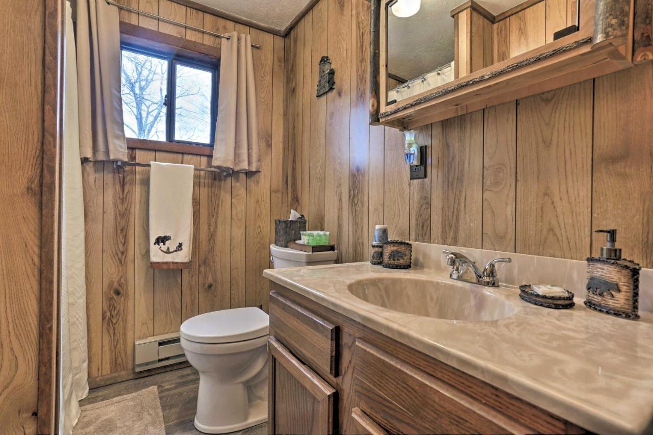 Bear Den Rustic Pocono Lake Home With Game Room! Buitenkant foto