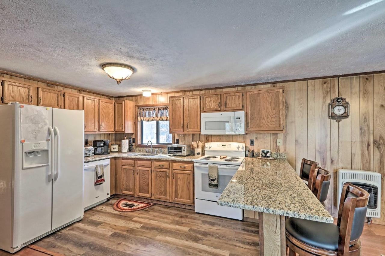 Bear Den Rustic Pocono Lake Home With Game Room! Buitenkant foto